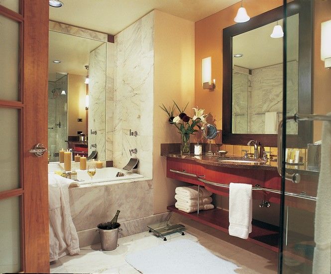 Grand Hyatt guestroom bath